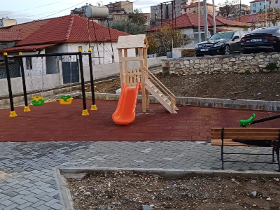 Park lodrash ne fushen e pallatit Park lodrash ne fushen e pallatit